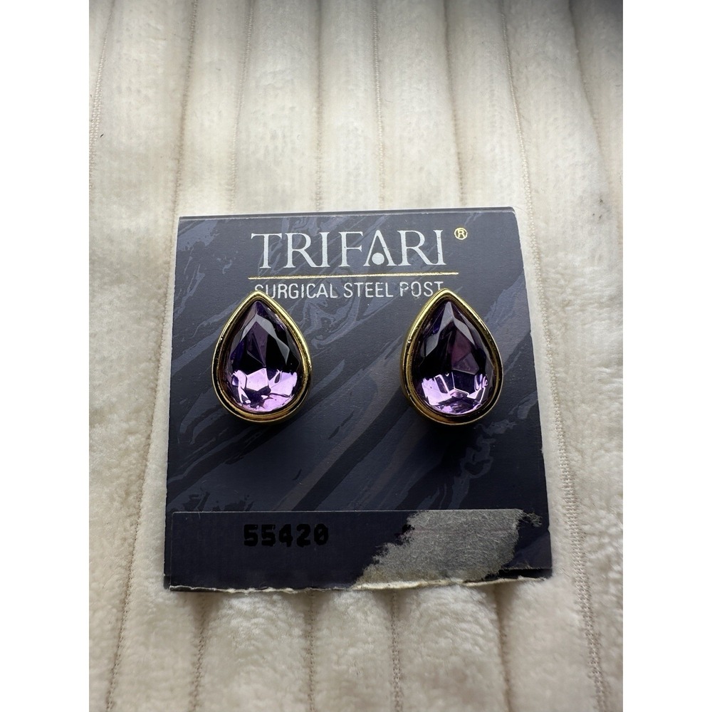 Vintage Trifari Earrings Purple Oval Pierced Earrings Gold Tone Classic